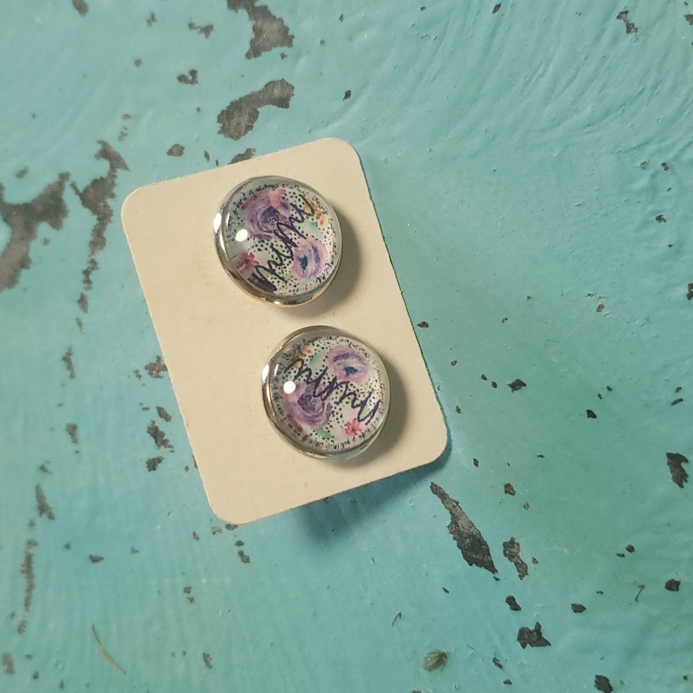 Mimi studs